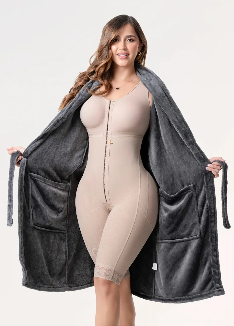 Bata Microfibra: Suave para recuperación post-Cirugía | Salome PJ601