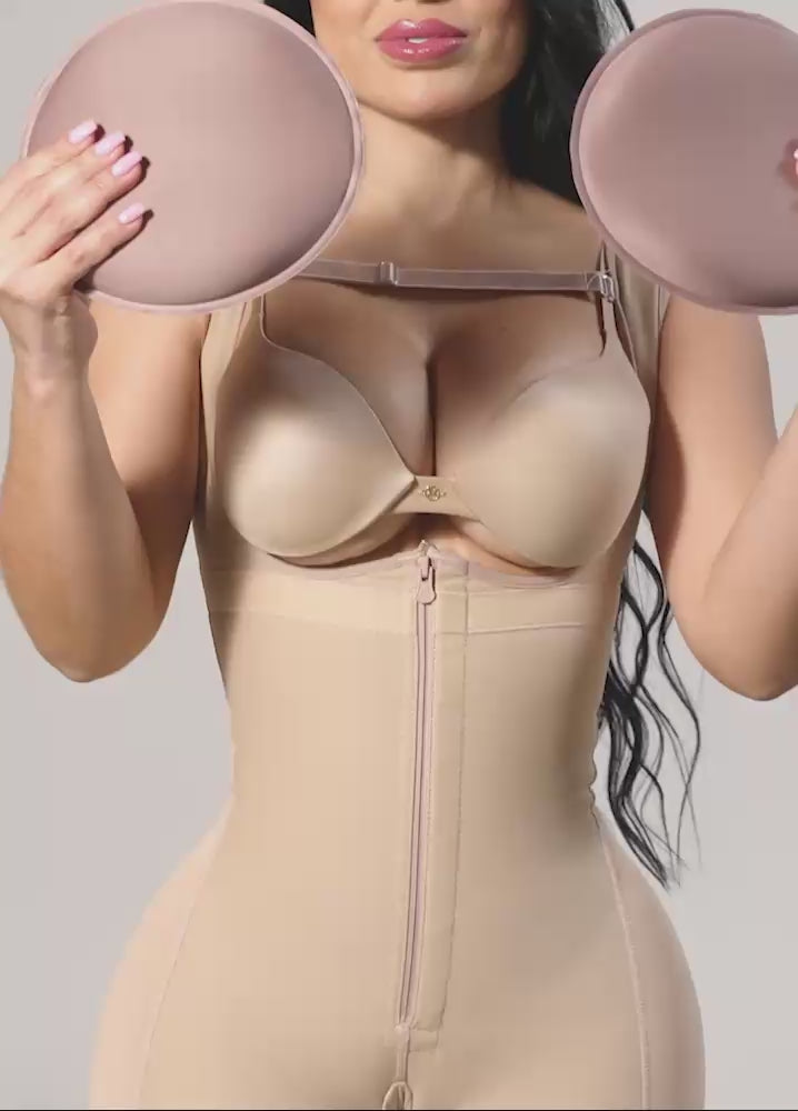 Mujer usando Espumas Moldeadoras de Cintura Salome 2512