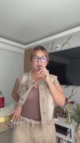 mujer usando body salome 01l3